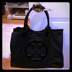 Ella patent tote